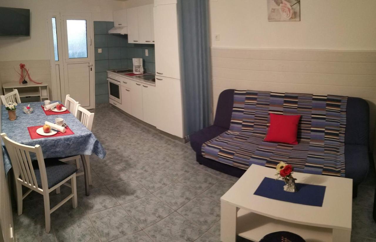 Apartmani Tanja โบล ภายนอก รูปภาพ